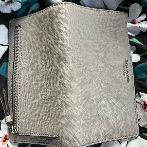 Kate Spade slim wallet - Picture 4 of 6